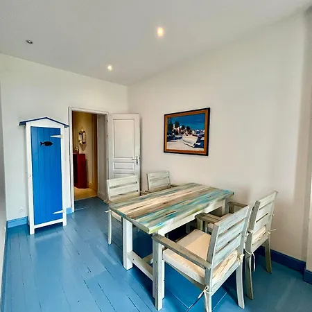 Rez-de-chaussee De Plain-pied Parking Prive & Terrasse Front De Mer & Centre *